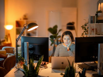 Wie führen sie ein niedrigschwelliges psychisches gesundheitsmonitoring ein, das vertraulich ist und handlungsfähig macht